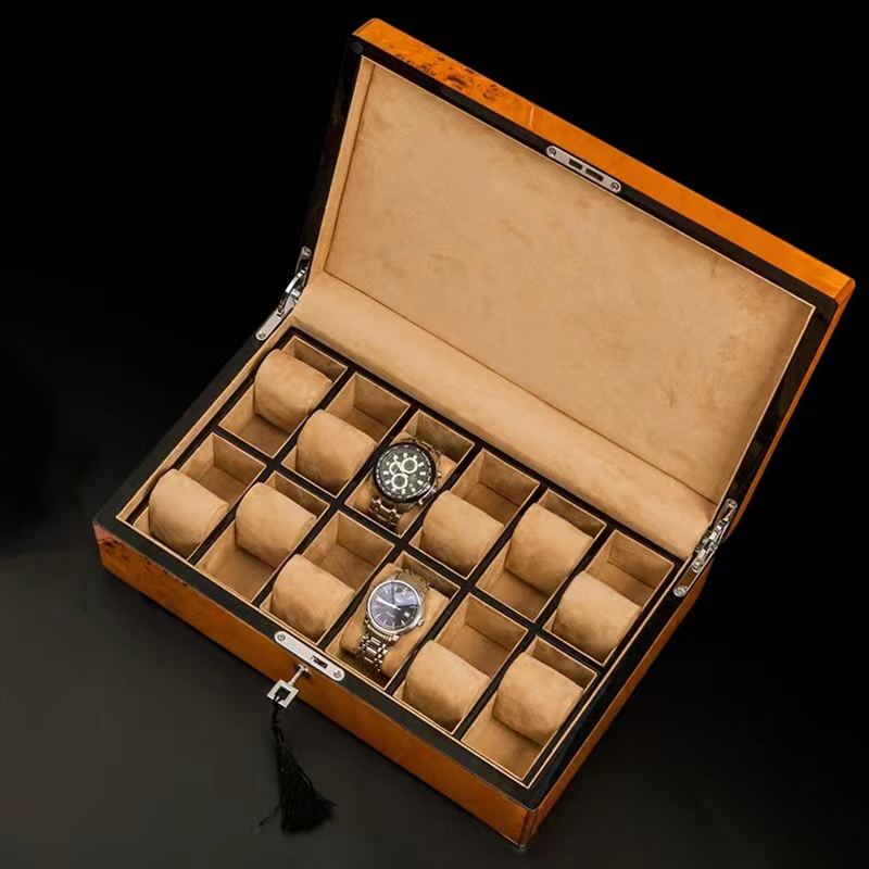 Luxury Watch Image - Kilit ile yeni ahşap izle ekran