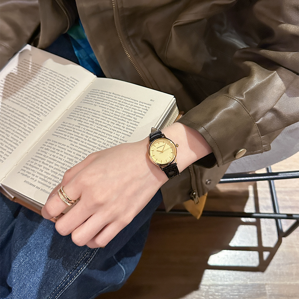 Yeni Lüks Vintage Siyah ve Alt - Luxury Watch Gold And Black incelemesi ve fiyatı