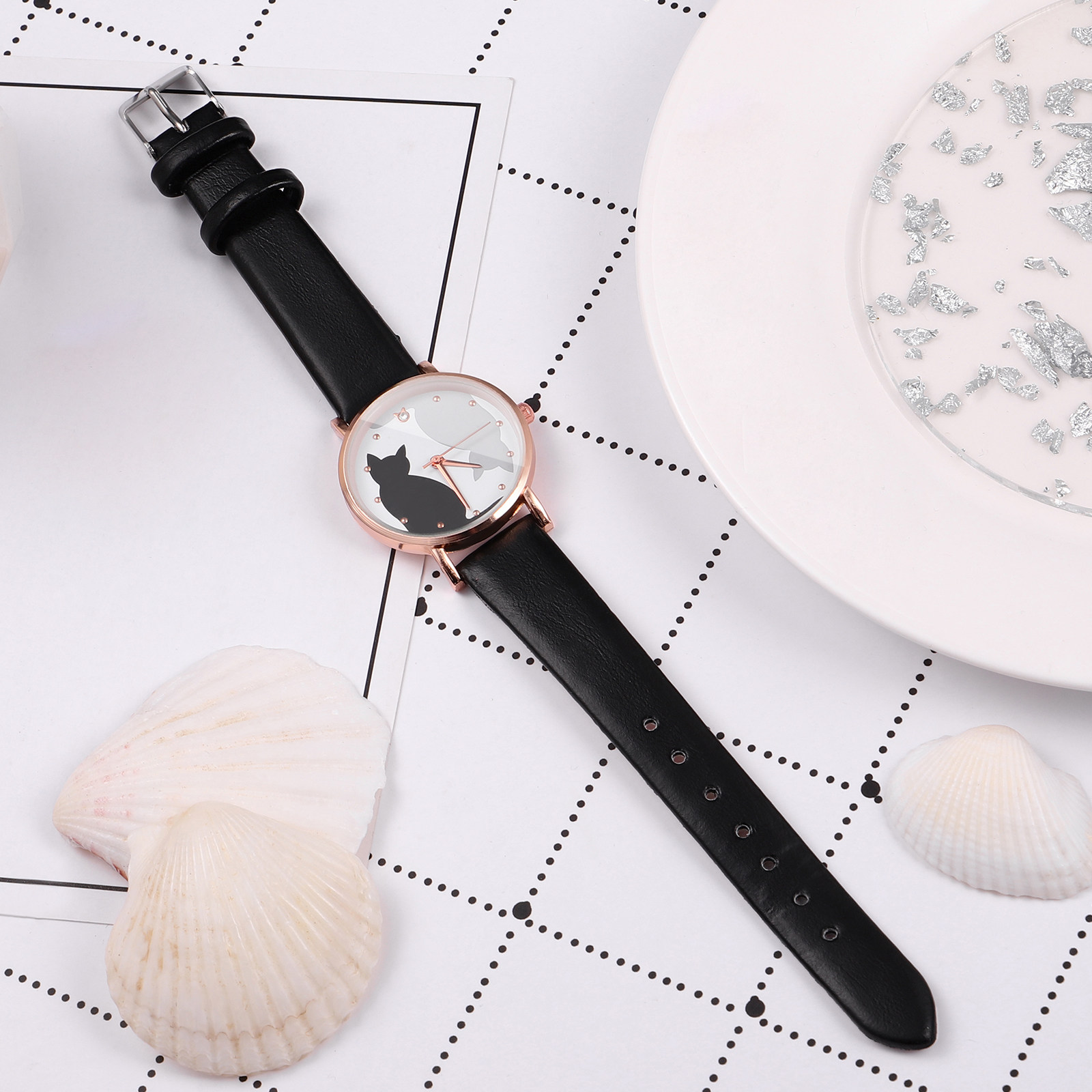 Sevimli Çizgi Film Kedi Çocuk  - Luxury Watch Gold And Black incelemesi ve fiyatı