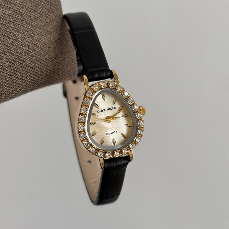Lüks Kadın Kuvars Saat Altın O - Luxury Watch Gold And Black incelemesi ve fiyatı