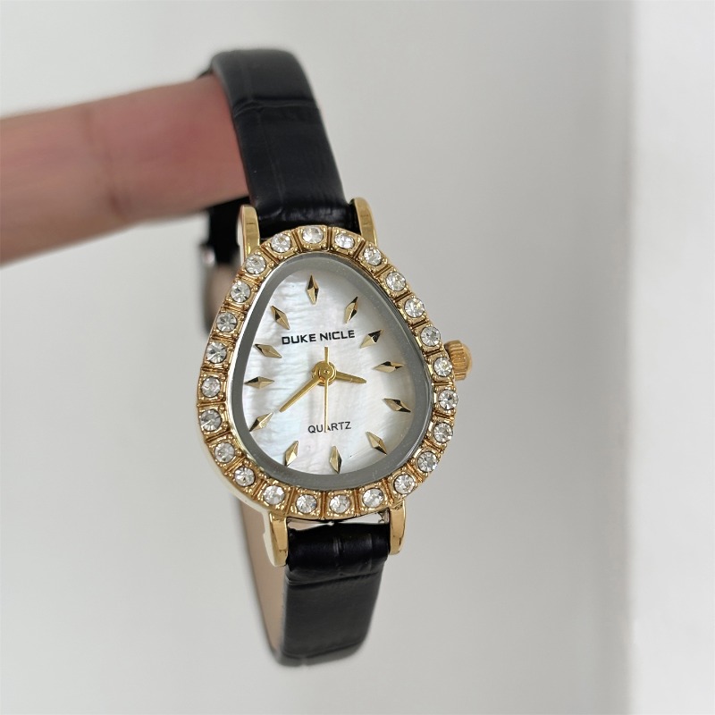 Lüks Kadın Kuvars Saat Altın O - Luxury Watch Gold And Black incelemesi ve fiyatı