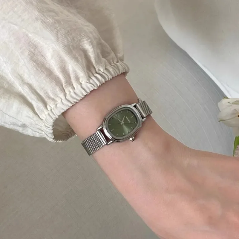 Küçük Oval Kadran Yeşil Izle B - Luxury Watch For Sale incelemesi ve fiyatı